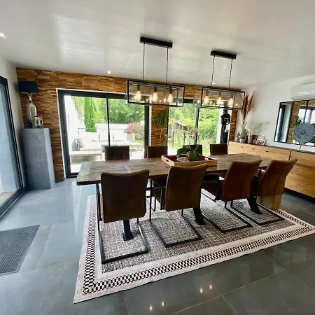 Luxe Piscine Chauffee Spas Interieur Et Exterieur Proche ヴィラ *