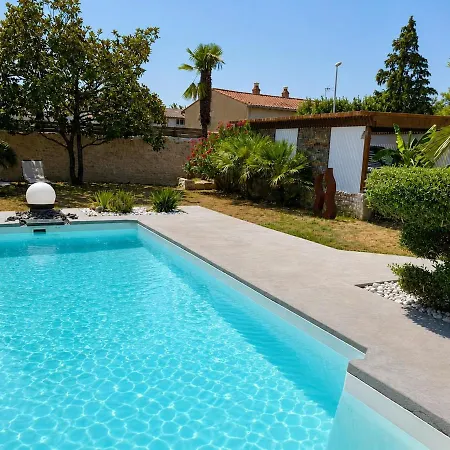 Luxe Piscine Chauffee Spas Interieur Et Exterieur Proche Salles-sur-Mer