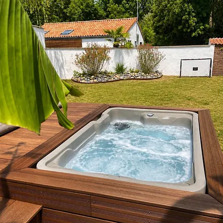ヴィラ Luxe Piscine Chauffee Spas Interieur Et Exterieur Proche