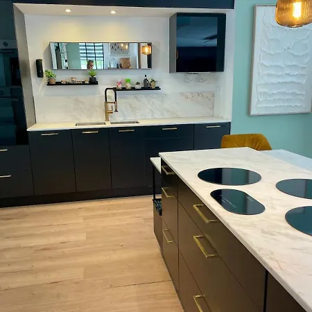 Luxe Piscine Chauffee Spas Interieur Et Exterieur Proche ヴィラ *
