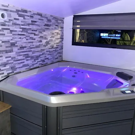 Luxe Piscine Chauffee Spas Interieur Et Exterieur Proche *